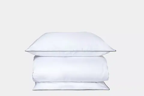 Постельное белье 1.5 спальное Mollen белое с серебристо-серым кантом