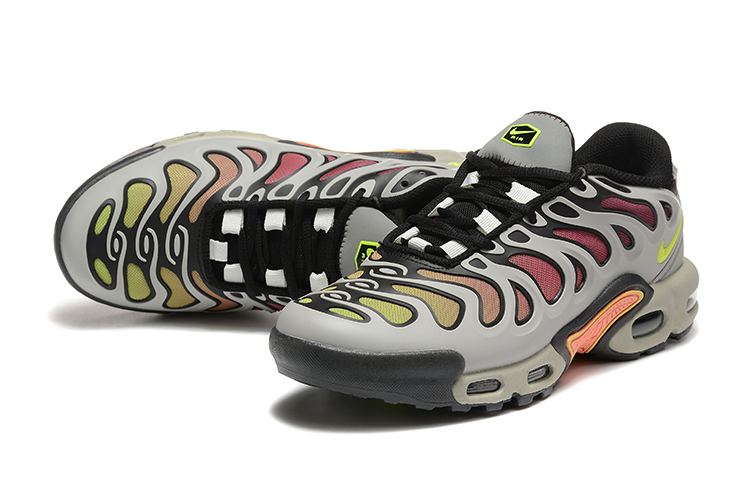 Silver air max plus best sale