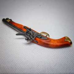 British flintlock pistol