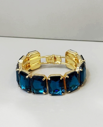 45812 - Широкий браслет с цветными кристаллами в багетной огранке