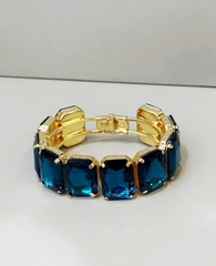 45812 - Широкий браслет с цветными кристаллами в багетной огранке