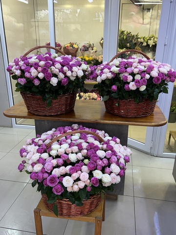 ვარდები კალათაში