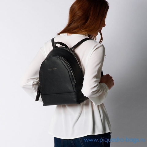 Женский рюкзак Piquadro кожаный черный