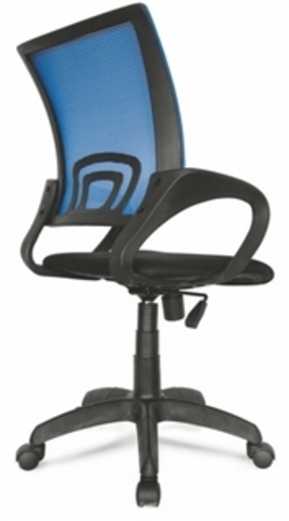 Офисное кресло Формула с синей спинкой из сетки