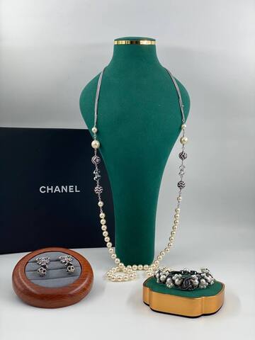 Бусы, браслет и серьги Chanel