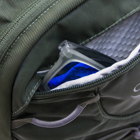 Картинка рюкзак для ноутбука Osprey Quasar 28 Cardinal Blue - 10