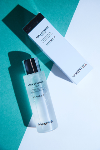 ТОНЕР-ЭССЕНЦИЯ С ПЕПТИДАМИ НА ОСНОВЕ ГИАЛУРОНОВОЙ КИСЛОТЫ MEDI-PEEL AQUA ESSENSE TONER 250 мл