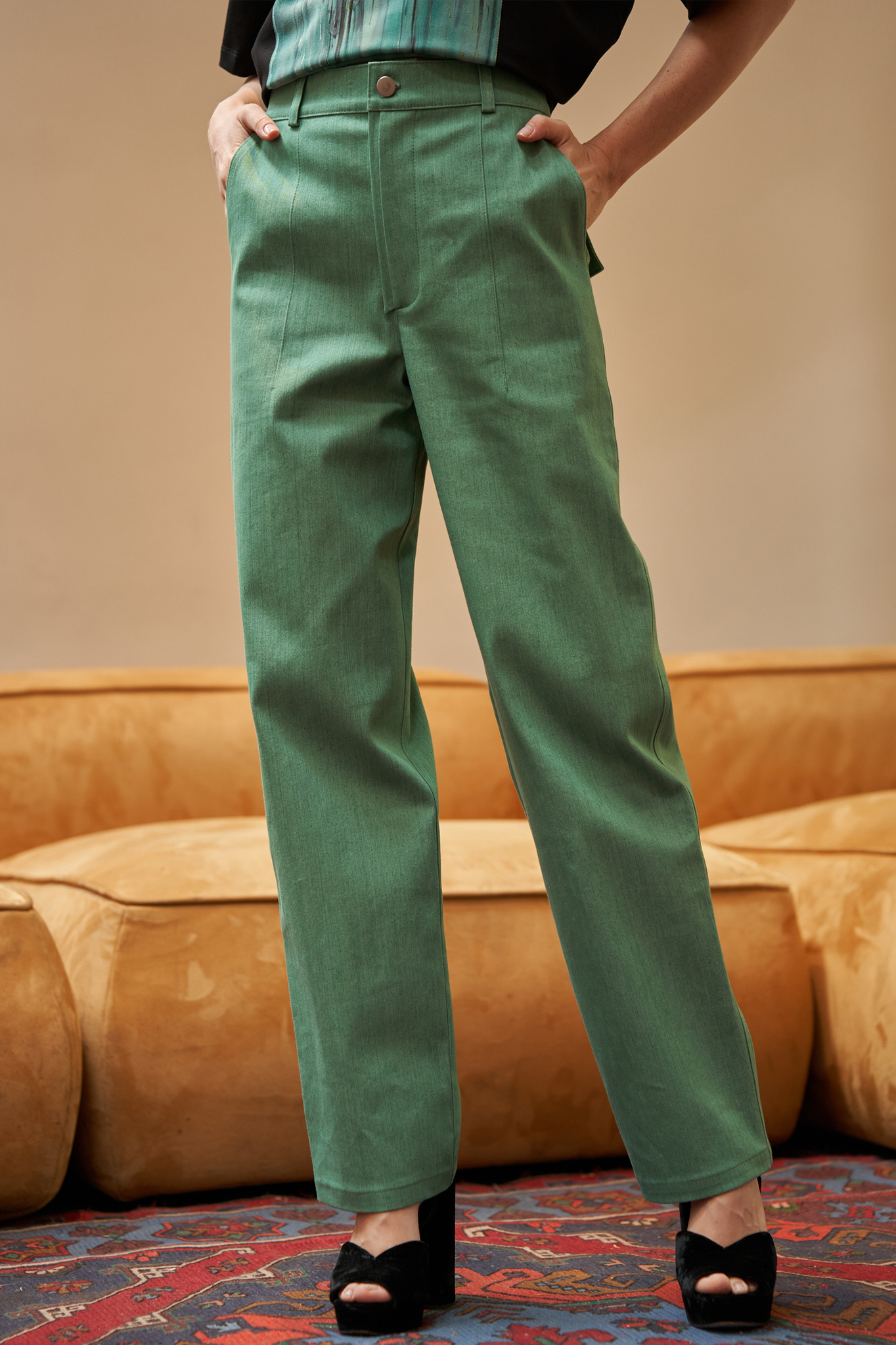 женские зеленые джинсы