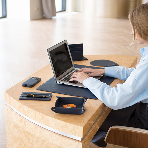 Настольный набор для руководителя Business Теленок синего цвета