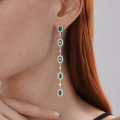 94027048-sergi-dlinnye-iz-serebra-s-izumrudnymi-fianitami