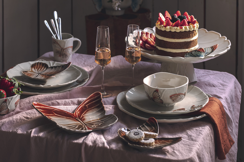 Тарелка обеденная 29см Bordallo Pinheiro Облачные бабочки