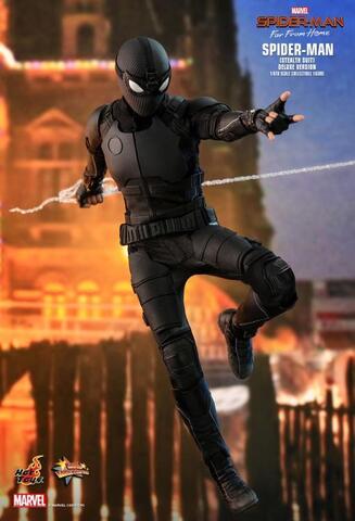 Фигурка Человек паук масштаб 1/6 Человек-паук Вдали от дома Hot Toys Deluxe Version