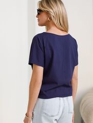 Нарядная футболка с блестящим принтом  D49.133 (131374)