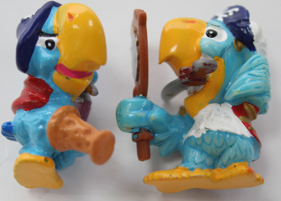 Киндер 2000. Киндер сюрприз попугаи пираты. Киндер сюрприз коллекция попугаи пираты. Игрушки Киндер 2000. Коллекции киндеров с попугаем.