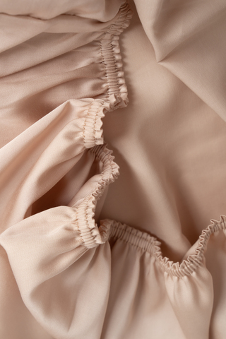 Простыня на резинке 160х200х40 German Grass Noble Traditions Glace Beige бежевая