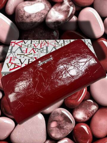 Кошелёк женский из натуральной кожи красный, лакированный, на молнии, с отделениями для карт и монет