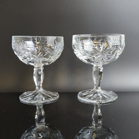 Стеклянные вазочки конфетницы 2 штуки на ножке, резной орнамент, винтаж СССР 1970-1990 гг