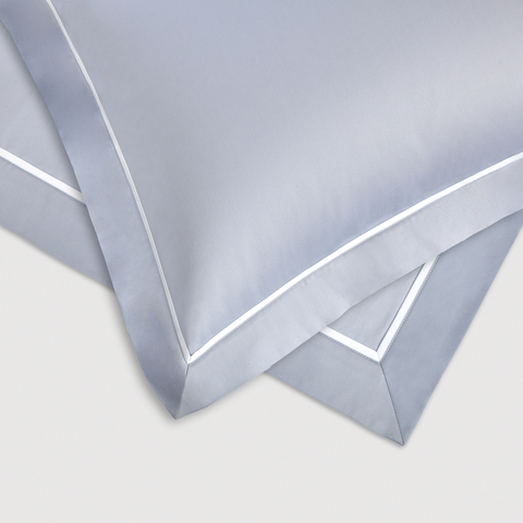 Постельное белье cемейное Сlaire&Caroll George серо-голубое с белым кантом