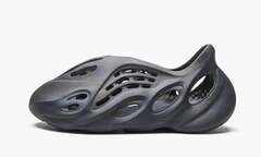 Yeezy Foam RNNR "Mineral Blue"