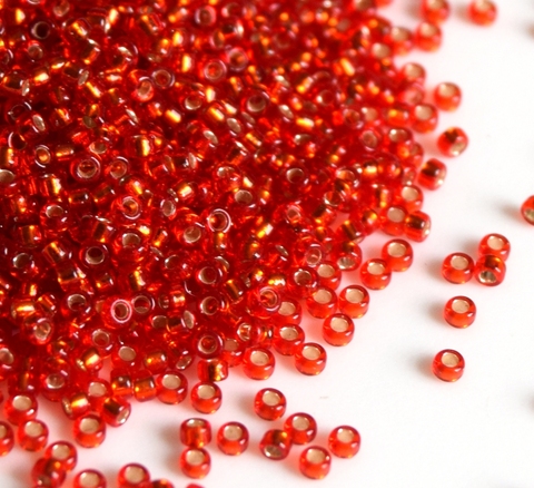 RR-0010 Бисер круглый Миюки 11/0 Красный прозрачный с серебристой линией внутри /Miyuki round 11/0 Silverlined Flame Red