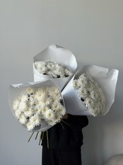 Охапка кустовой хризантемы в белом оттенке 5 шт