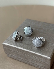 Кольцо-из серебра 925 пробы с куб. микроцирконами коллекция Ton Joli