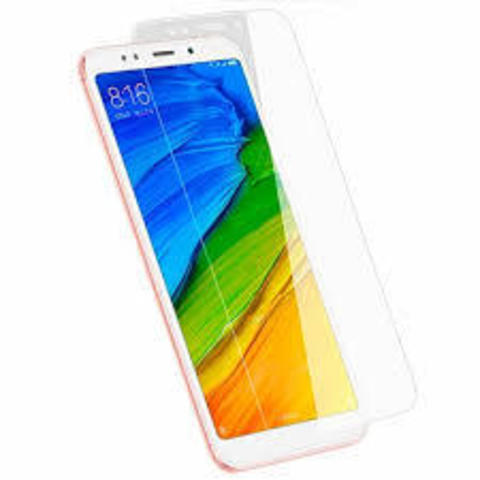 Защитное стекло 2.5D 0,3 мм 9H Premium с отступами от края экрана для Xiaomi Redmi 5 (Глянцевое)