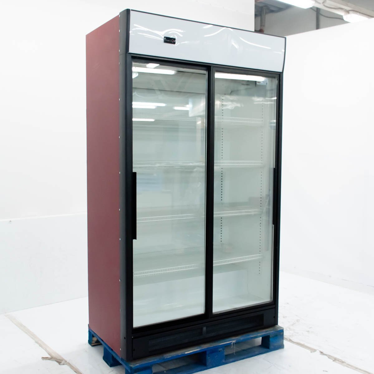 шкаф холодильный helkama c5g