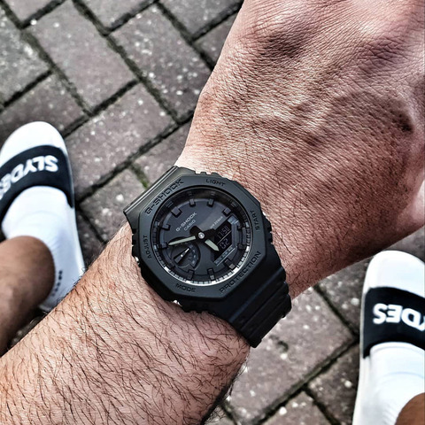 Часы Casio GA-2100-1A1ER