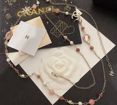 45189-busy-kole-dlinnoe-so-vstavkami-iz-zhemchuga-chanel