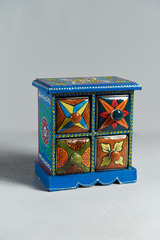 Синий мини-комод для специй, дерево и керамика, 4 ящика, Индия