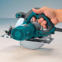 Дисковая пила Makita HS7600