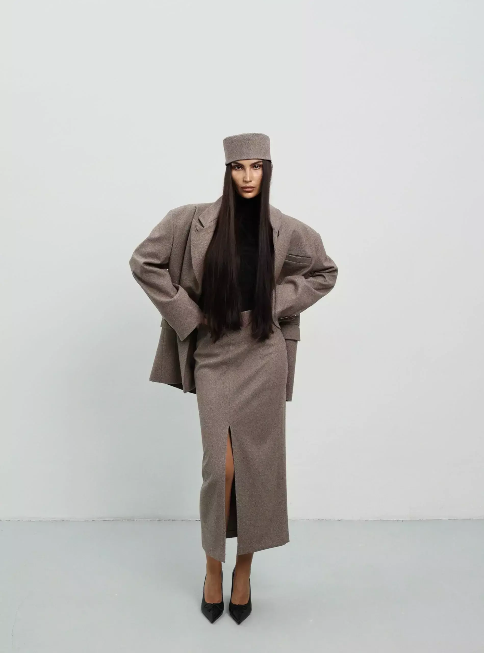 Юбка макси с разрезом спереди, Коричневая