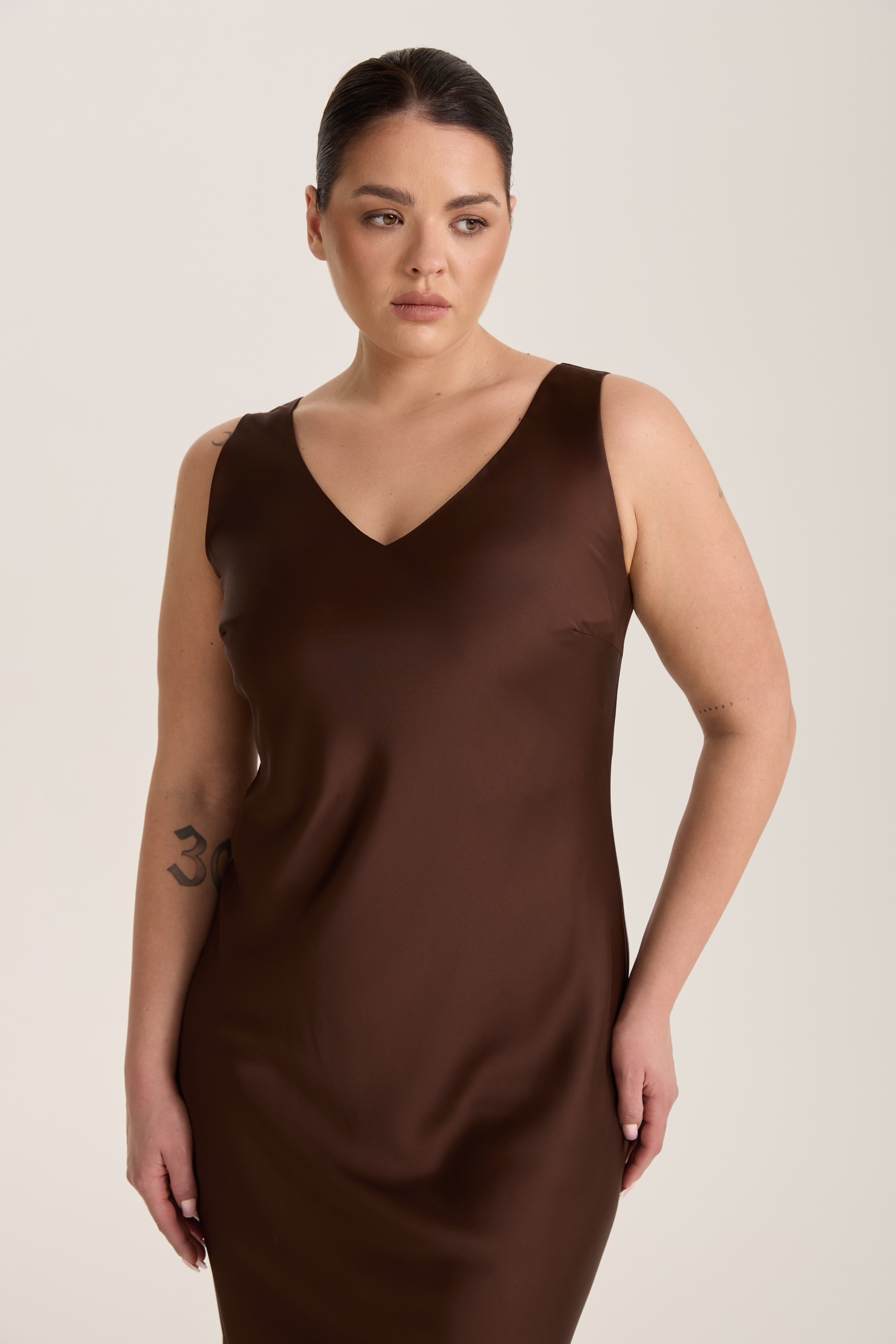 Платье-комбинация на широких бретелях, шоколад