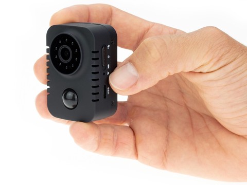 Мини камера Ambertek DV150 с записью на карту памяти