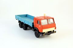 KAMAZ-53212 red-blue (plastic box) 1992 Elecon Arek 1:43