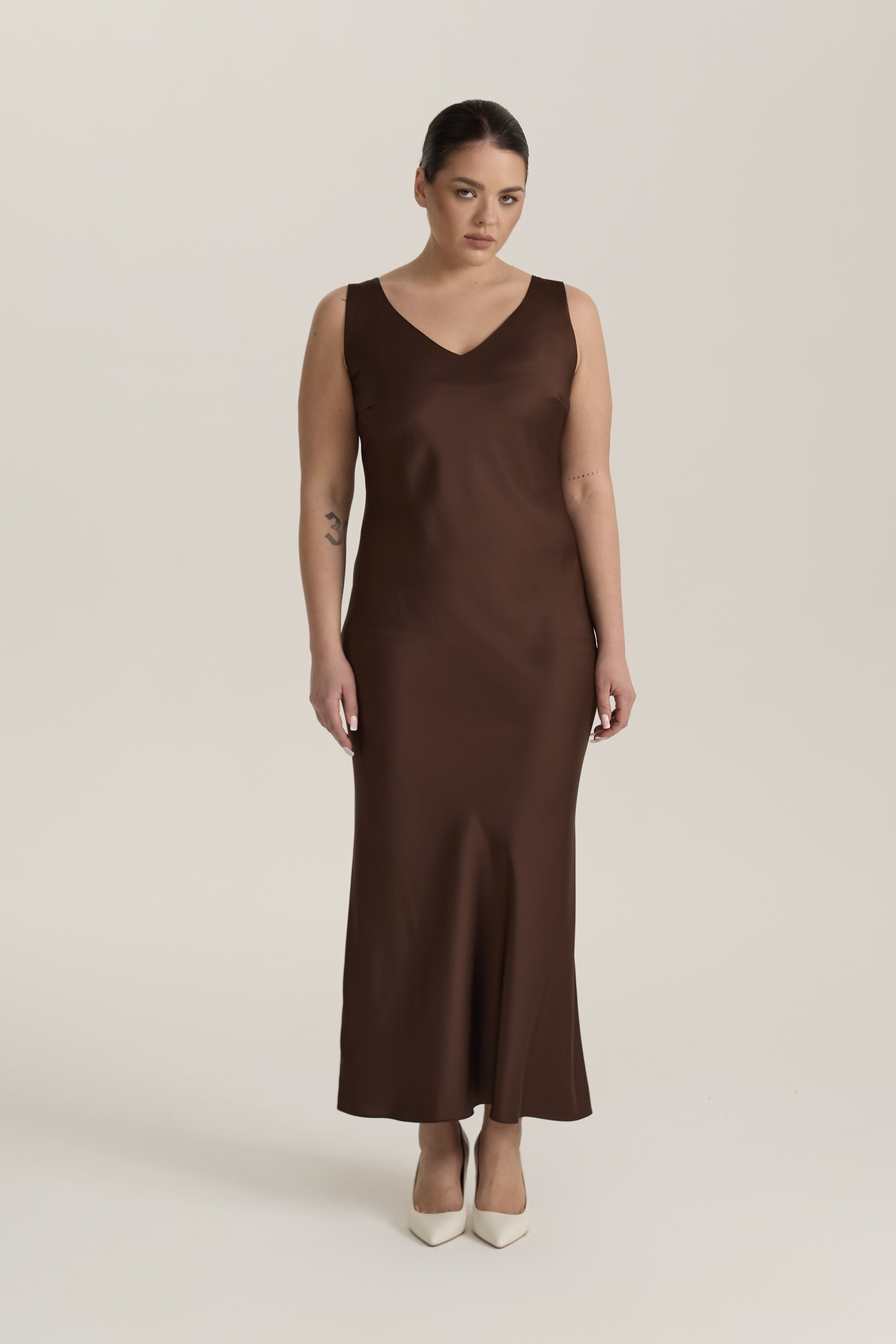 Платье-комбинация на широких бретелях, шоколад