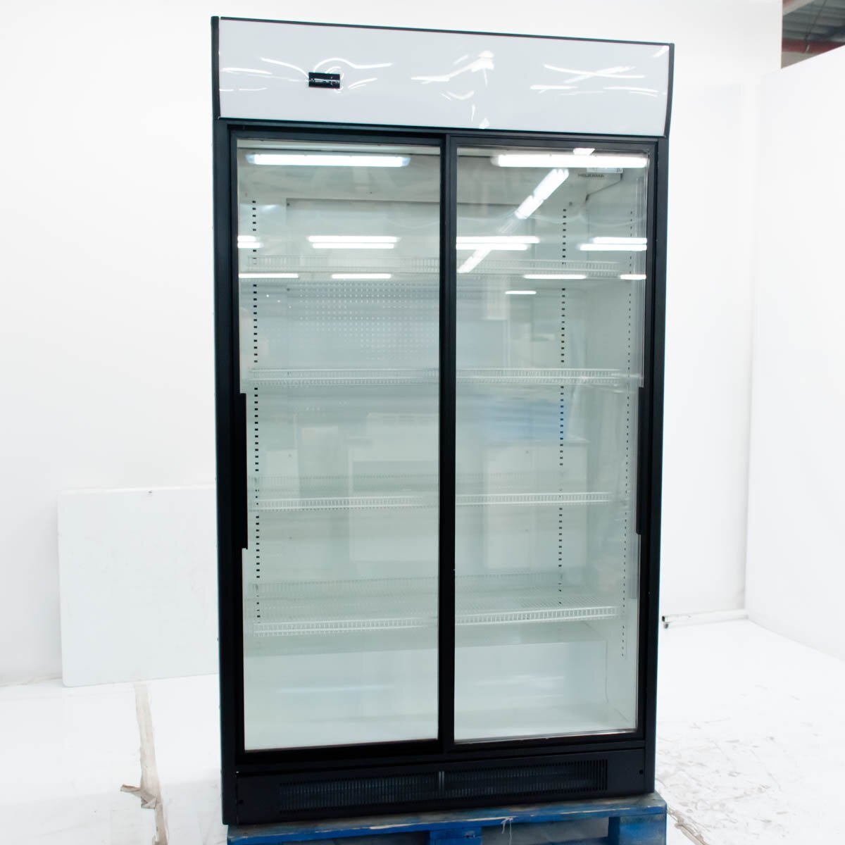 Ремонт холодильных шкафов helkama