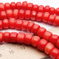 Коралл тонированный фриформ бусины, размер около 5-6,5*8,5-11 мм, цена 16 шт (1/4 нити)