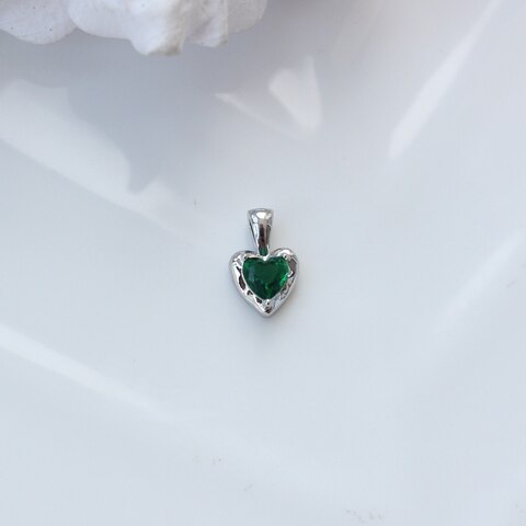 Подвеска Сердце с тёмно-зелёным фианитом, 12*8 мм, родий, П300