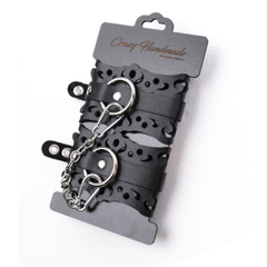 Наручники из черной кожи с узорами