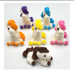 Сахарная фигурка (веселая лошадка в ассортименте) 1шт