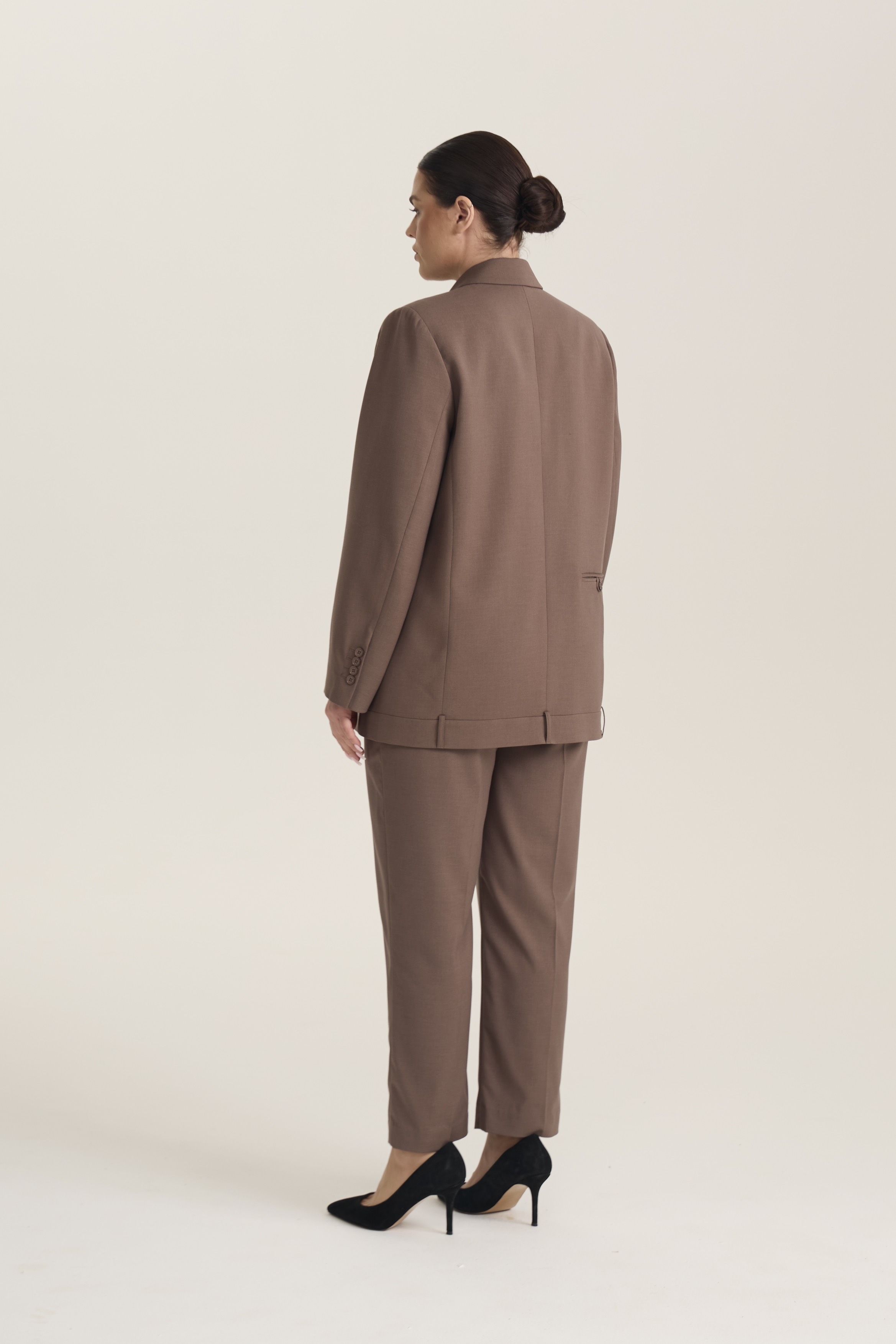 Жакет двубортный с имитацией пояса, мокко