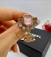 sergi-pusety-banty-s-podveskoj-logo-style-by-chanel