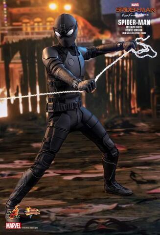 Фигурка Человек паук масштаб 1/6 Человек-паук Вдали от дома Hot Toys Deluxe Version