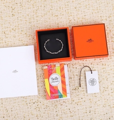 16726 - Браслет жесткий тонкий FARANDOL из неродированного серебра