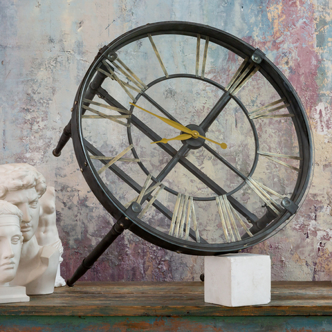 Стол с встроенными часами Объект мечты Рихтер