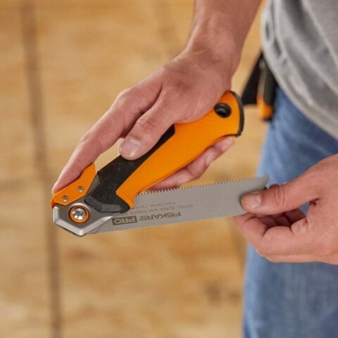 Складная тяговая пила Fiskars Pro Power Tooth (15 см)