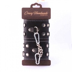 Наручники из кожи с двумя ремнями и красной подкладкой