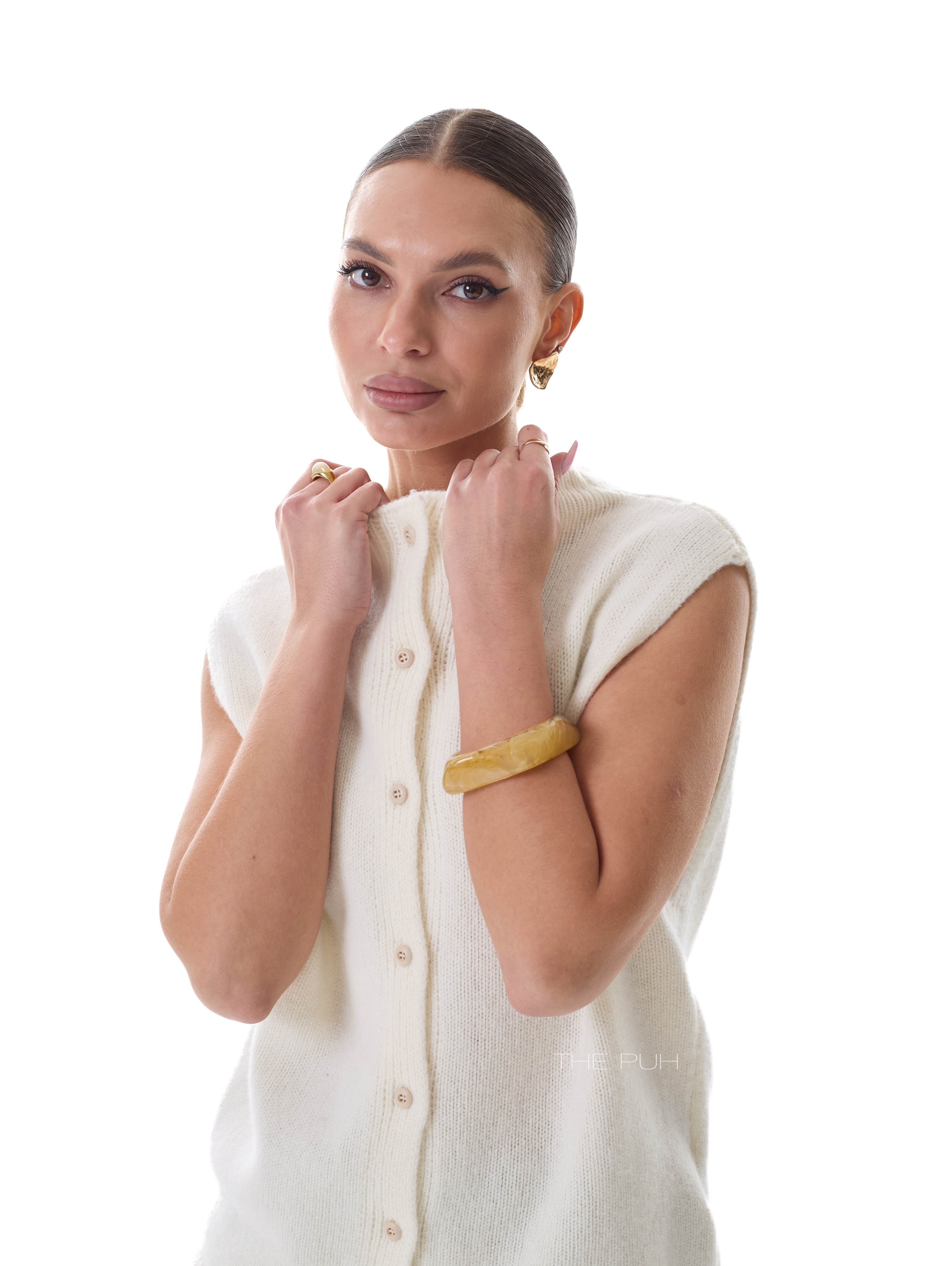 Белый шерстяной жилет на пуговицах